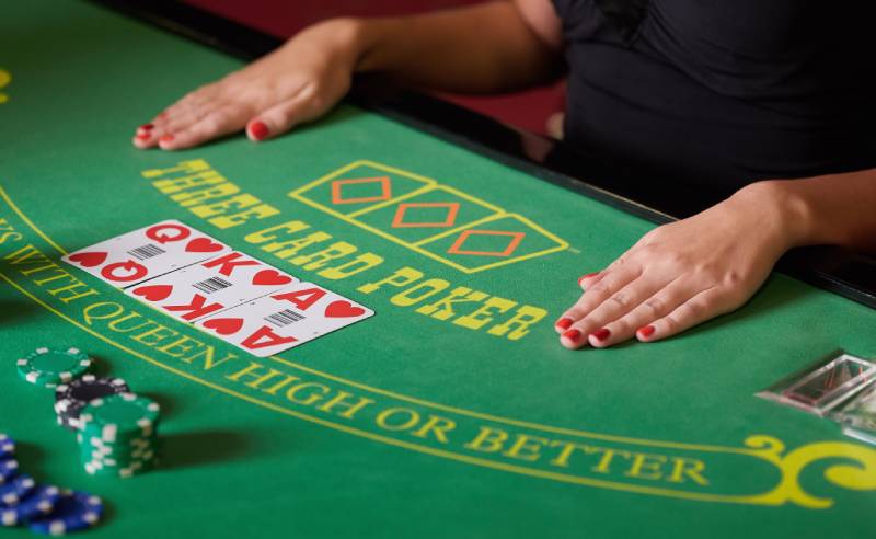 Cách bắt đầu với Live Three Card Poker